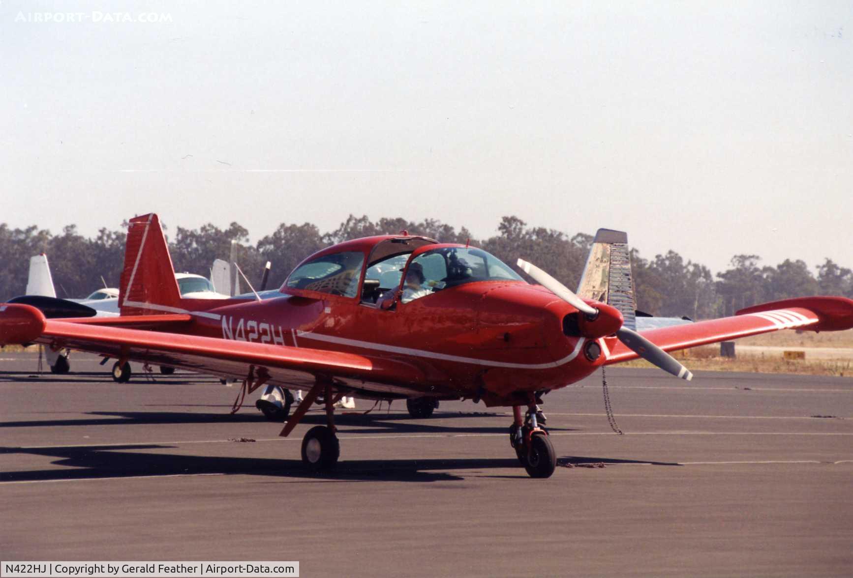 N422HJ, 1951 Ryan Navion B C/N NAV-4-2289B, Sitting pretty on the ramp
