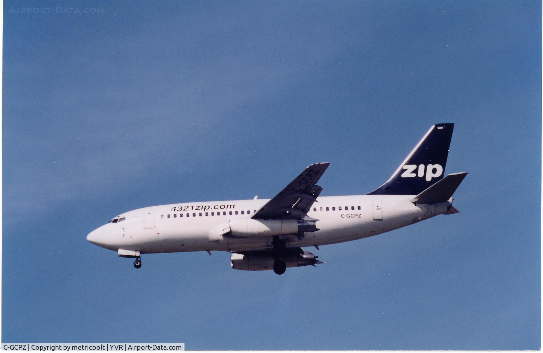 C-GCPZ, 1982 Boeing 737-217 C/N 22658, Hurriedly painted for 