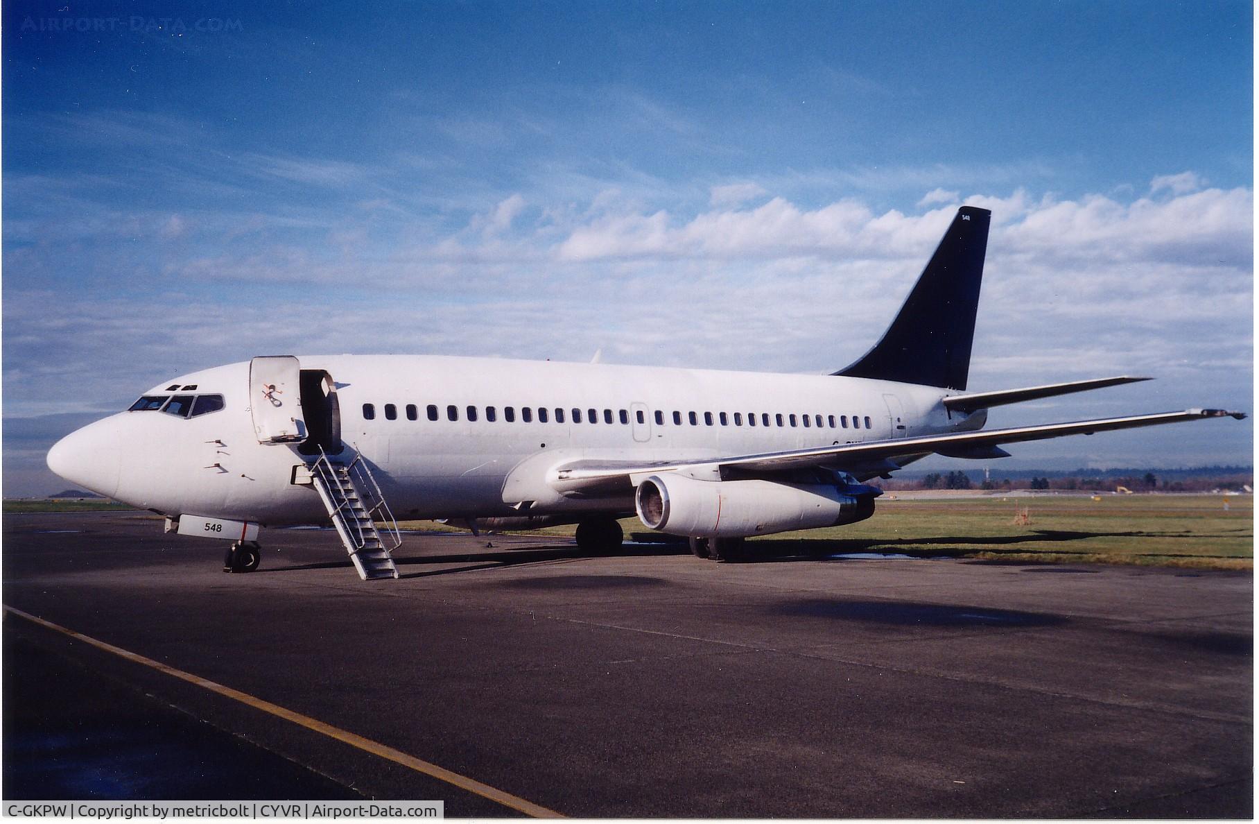 C-GKPW, 1980 Boeing 737-275 C/N 21819, Devoid of tail logo and titles in Jan.2003