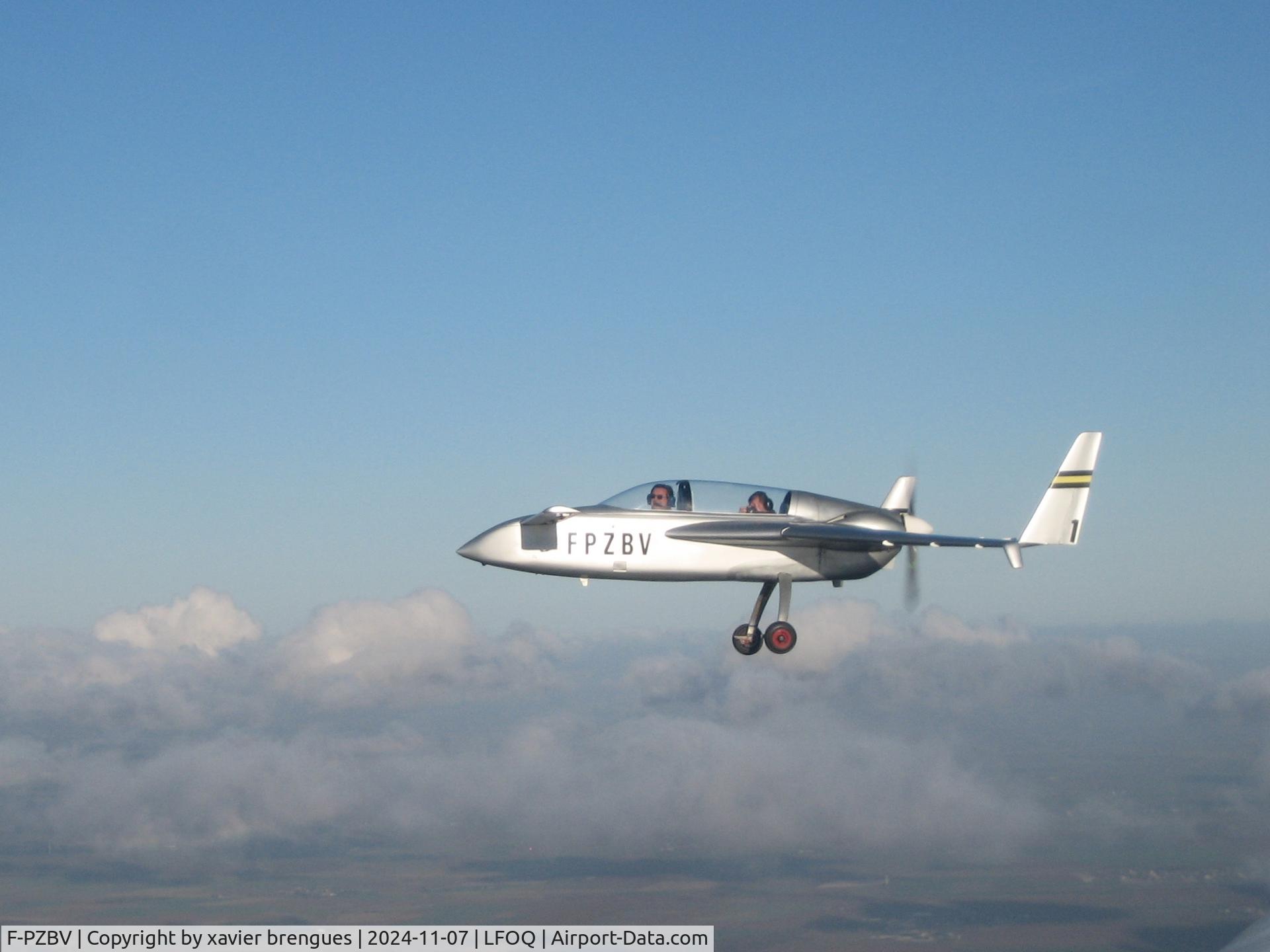 F-PZBV, 1990 Rutan VariEze C/N 1939, winter flying with longez F-PZMT