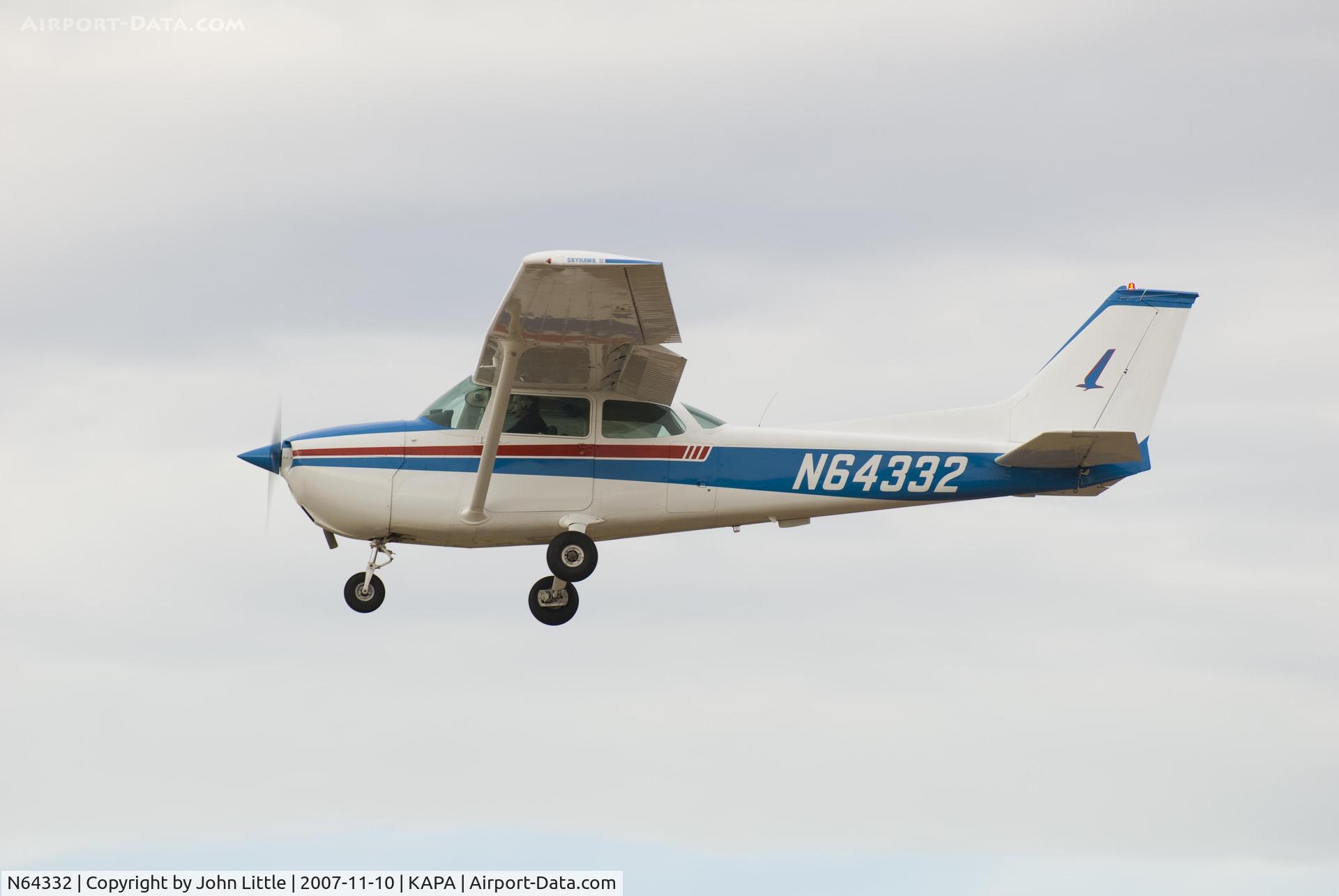 N64332, 1975 Cessna 172M C/N 17265172, Take-Off 17L