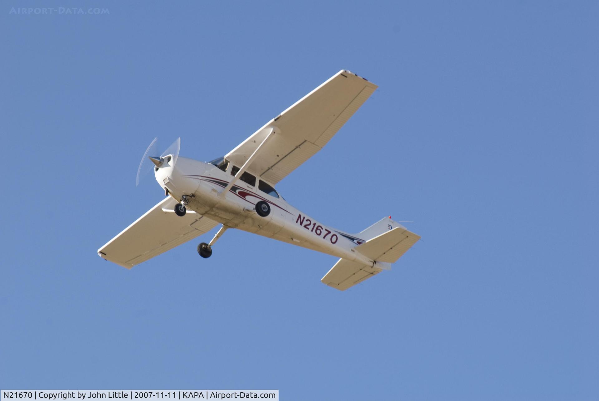 N21670, 2004 Cessna 172S C/N 172S9709, Take-Off 17L