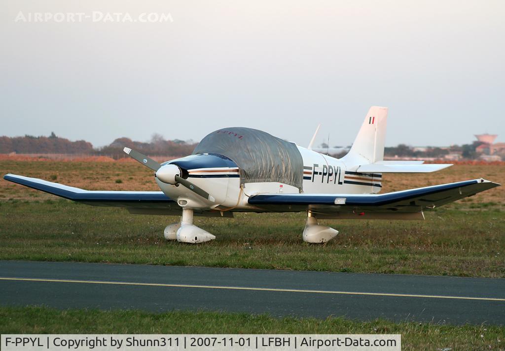 F-PPYL, Luciani PL-160 C/N 01, Parked in the grass...