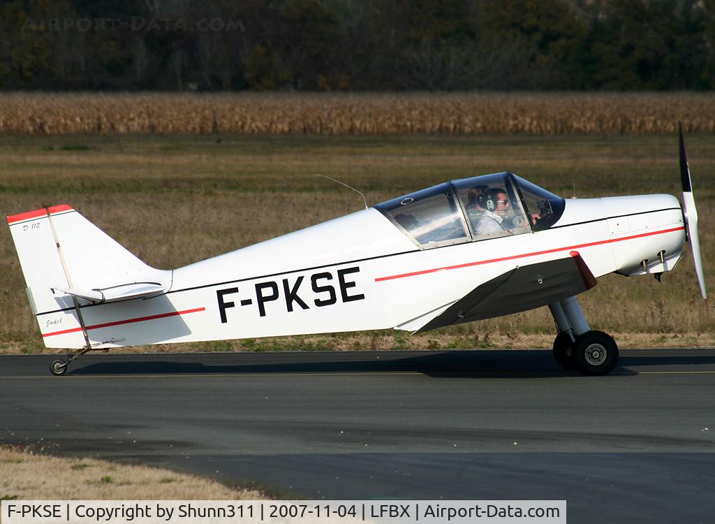 F-PKSE, 1997 Jodel D-112 C/N 1765, Arriving to the terminal