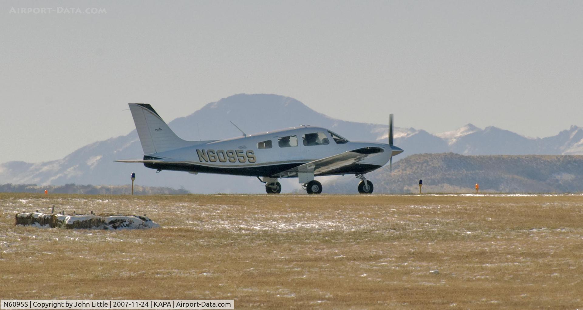 N6095S, 2007 Piper PA-28-181 Archer II C/N 2843662, Taxi onto position and Hold 17L