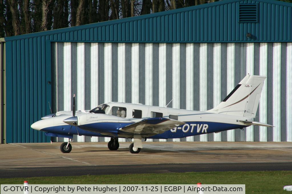 G-OTVR, 2004 Piper PA-34-220T Seneca V C/N 34-49279, G-OTVR Seneca at Kemble