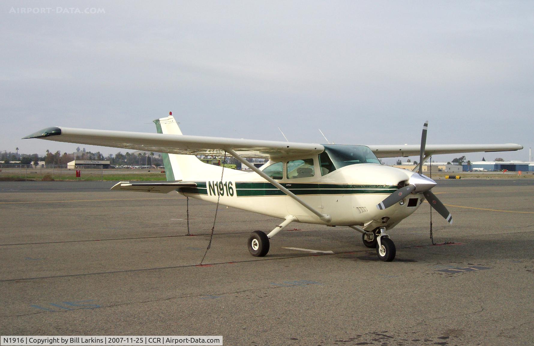 N1916, 1974 Cessna 182P Skylane C/N 18263299, Visitor from Oregon.