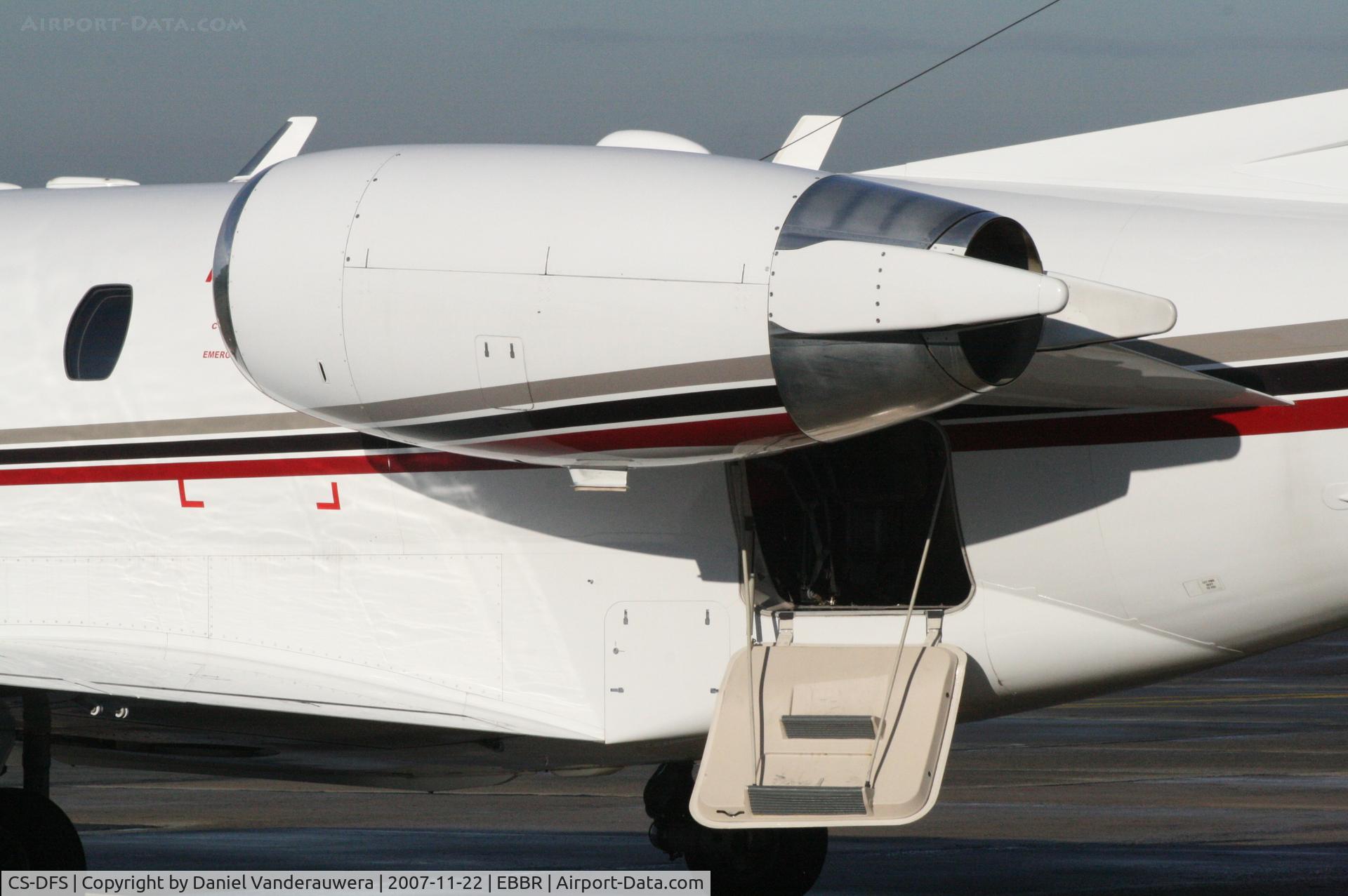 CS-DFS, 2004 Cessna 560XL Citation Excel C/N 560-5372, General Aviation apron