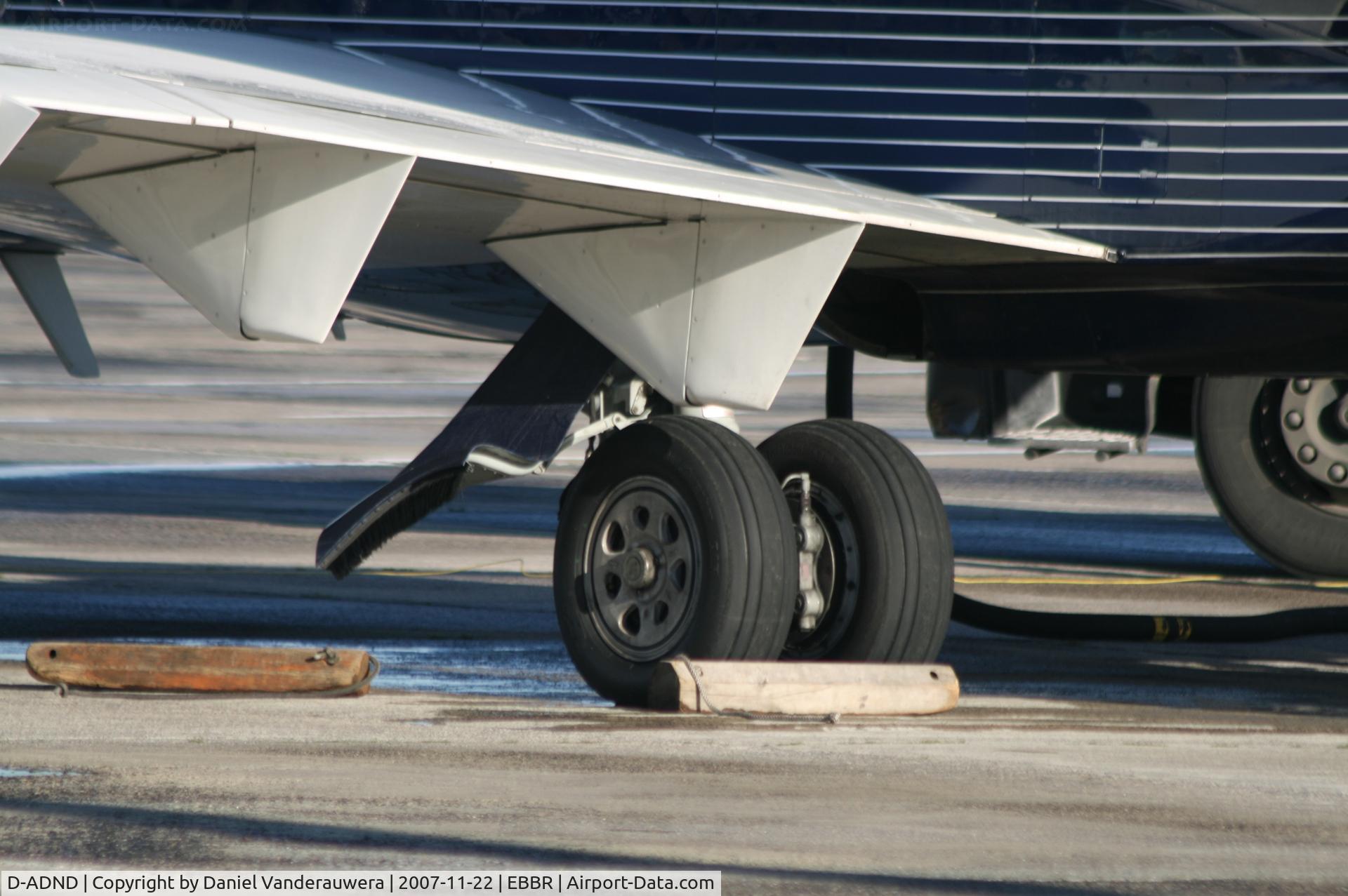 D-ADND, 1998 Bombardier Challenger 604 (CL-600-2B16) C/N 5403, General Aviation apron