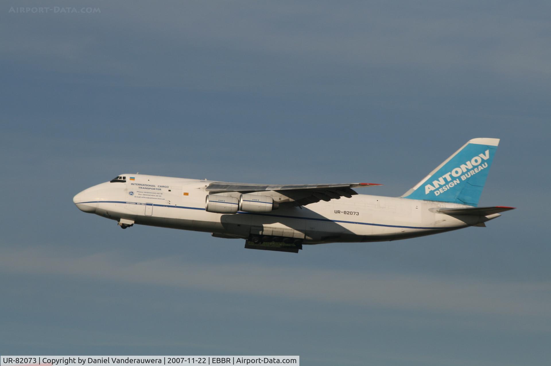 UR-82073, 1994 Antonov An-124-100 Ruslan C/N 9773054359139, taking off from rwy 25R