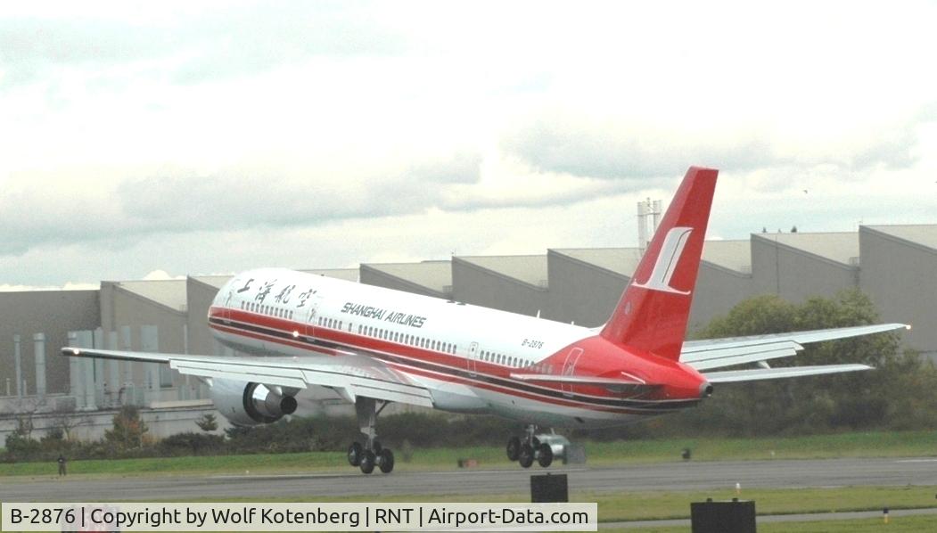 B-2876, 2004 Boeing 757-26D C/N 33967, first flight
