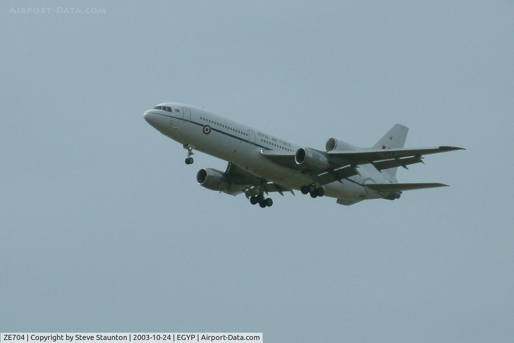 ZE704, 1980 Lockheed L-1011-385-3 TriStar C2 (500) C/N 193Y-1186, RAF Tristar approacing MPN, Falkland Islands