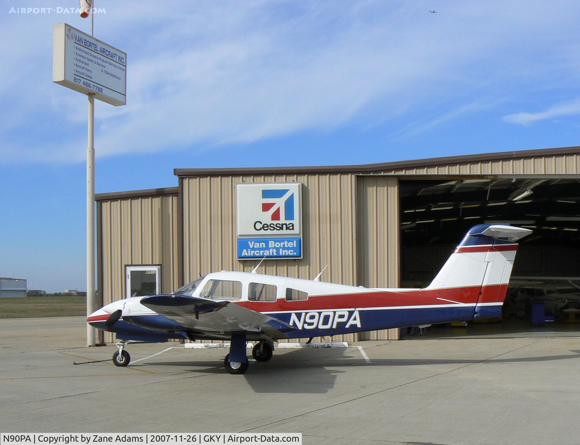 N90PA, Piper PA-44-180T Turbo Seminole C/N 44-8207019, Fine looking Piper