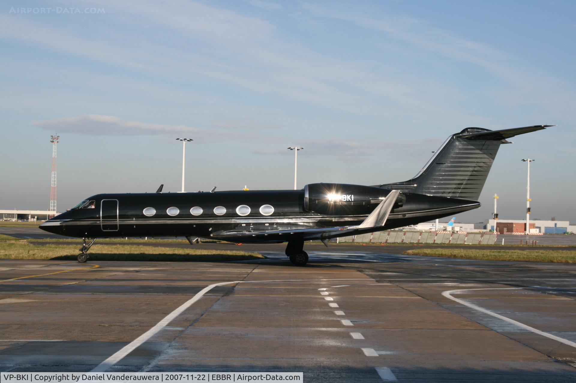 VP-BKI, 1994 Gulfstream Aerospace G-IV SP C/N 1255, arrival on General Aviation apron