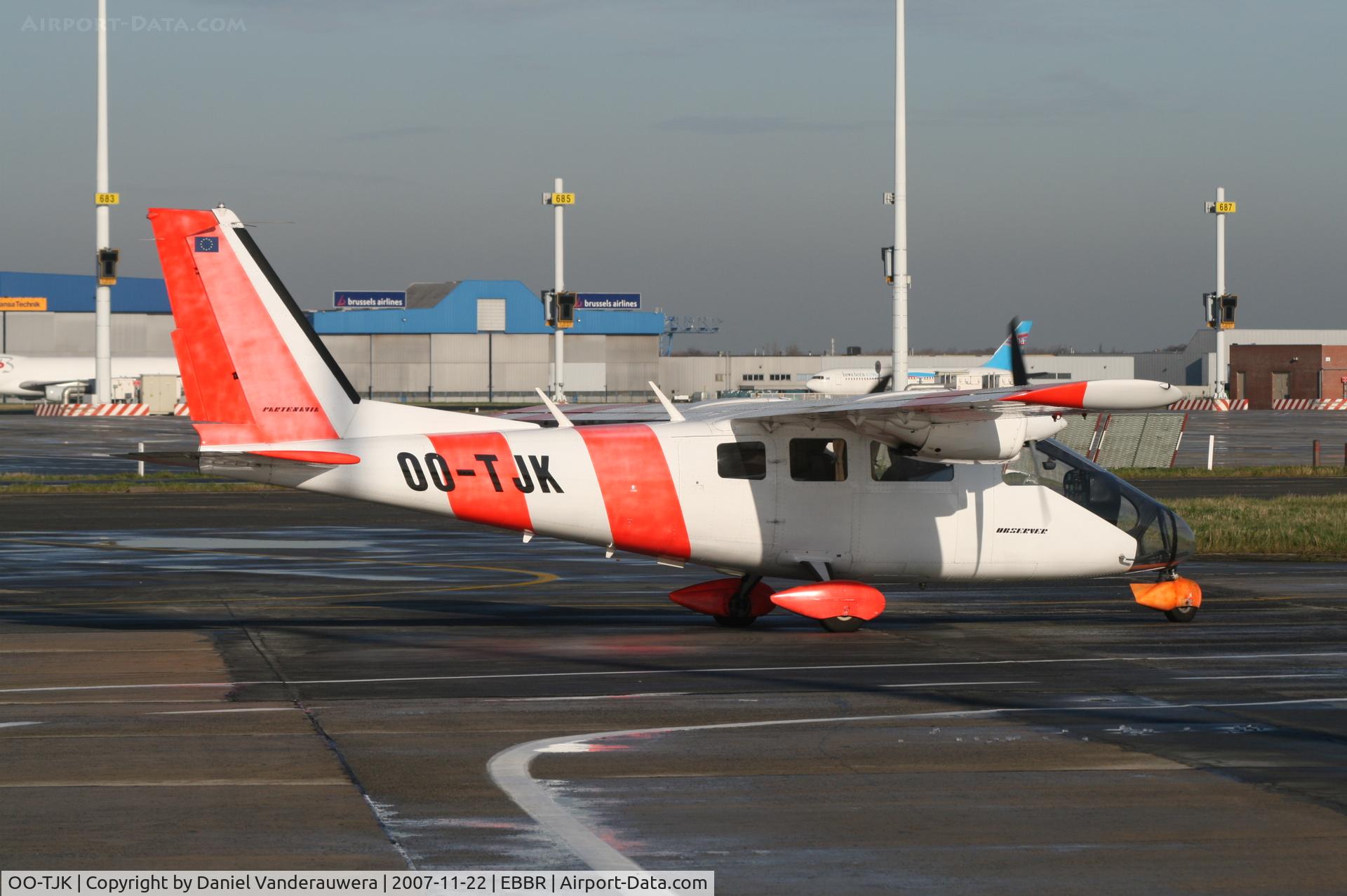 OO-TJK, 1986 Partenavia P-68B Observer C/N 372-28-OB, manoeuvring to leave General Aviation apron