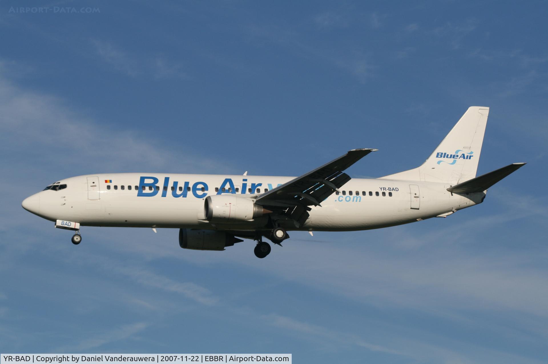 YR-BAD, 1992 Boeing 737-4C9 C/N 25429, arrival of flight JOR123 to rwy 25L
