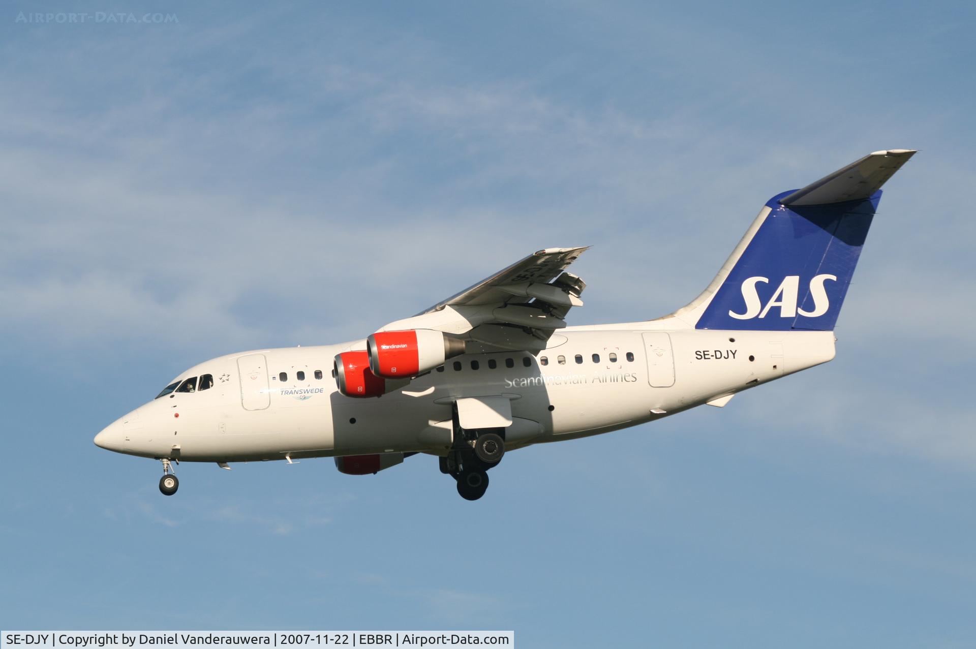SE-DJY, 1993 British Aerospace Avro 146-RJ70 C/N E1224, arrival of flight SK4743 to rwy 25L