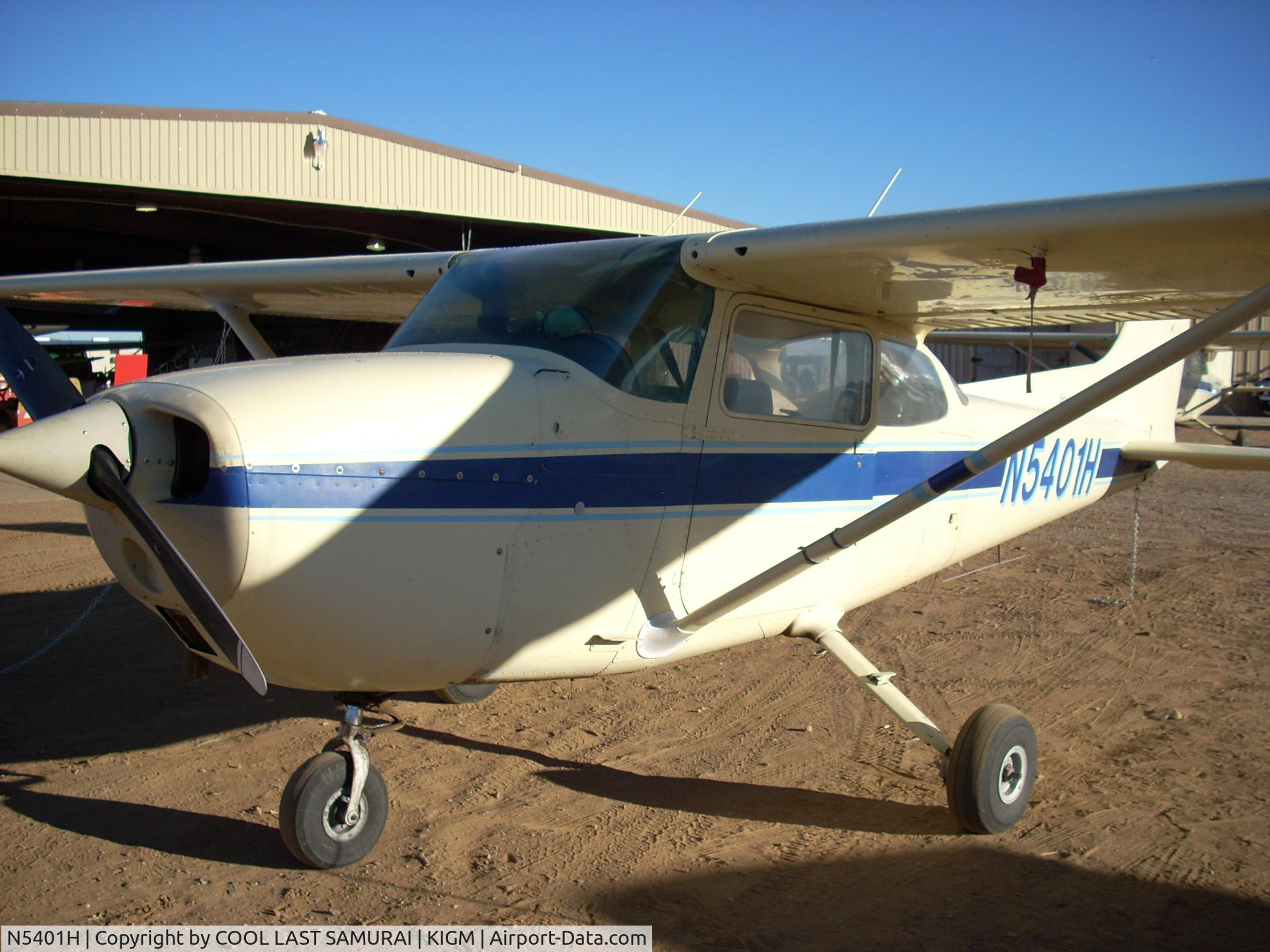 N5401H, 1975 Cessna 172M C/N 17265424, N5401H AT SHEBLE AVIATION PARKING