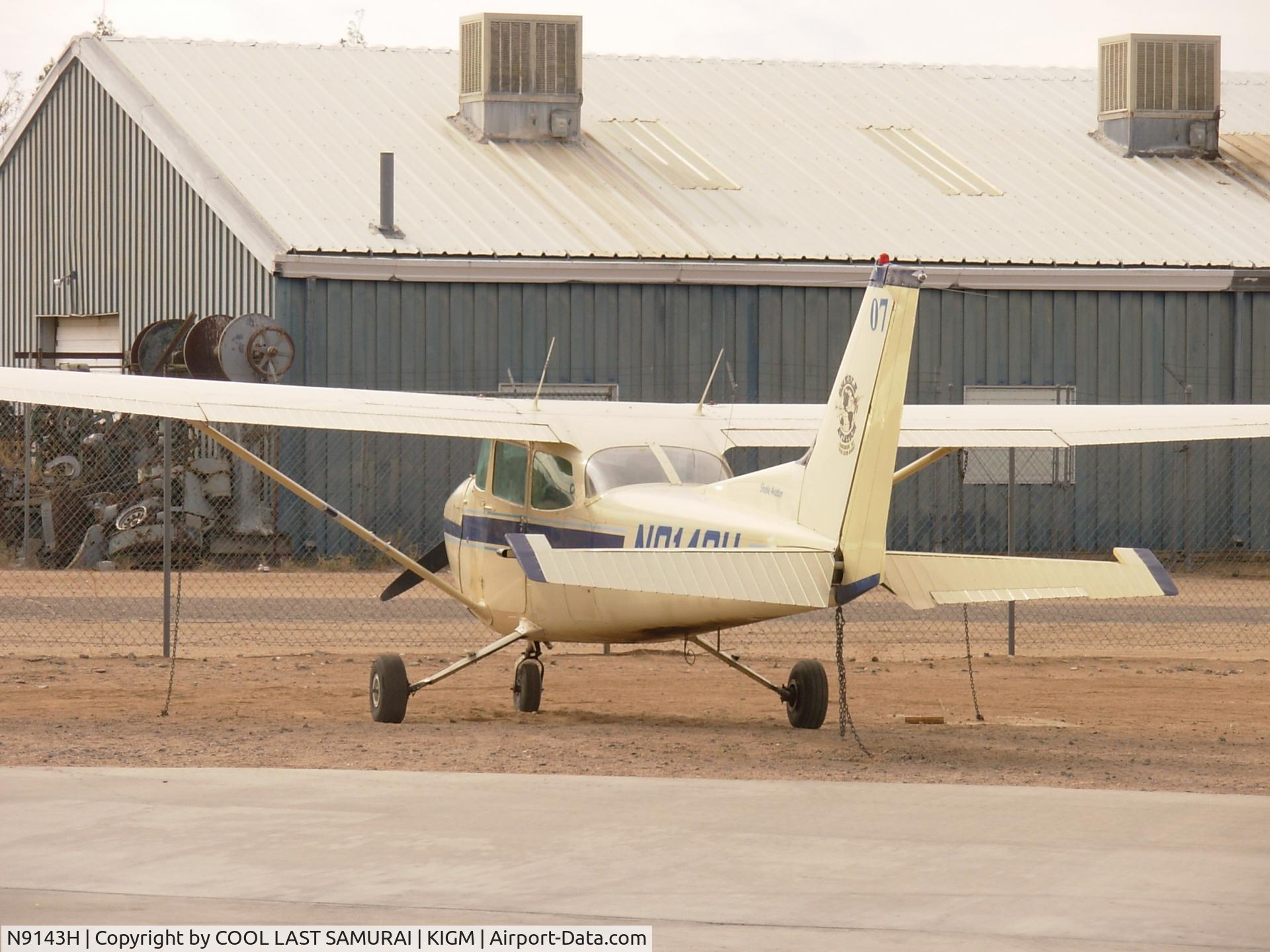 N9143H, 1975 Cessna 172M C/N 17265971, AT SHEBLE AVIATION PARKING