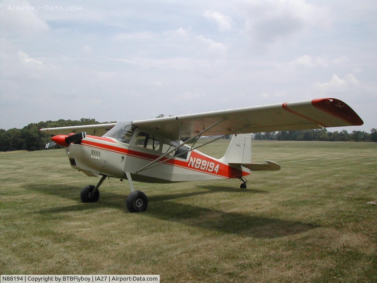 N88194, 1974 Bellanca 8GCBC C/N 91-74, On the grass at Antique Airfield near Blakesburg, IA