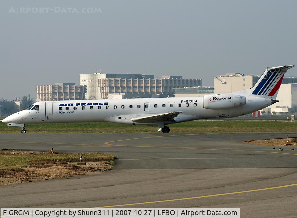 F-GRGM, 2001 Embraer EMB-145EU (ERJ-145EU) C/N 145418, Taxiing holding point rwy 32R for departure