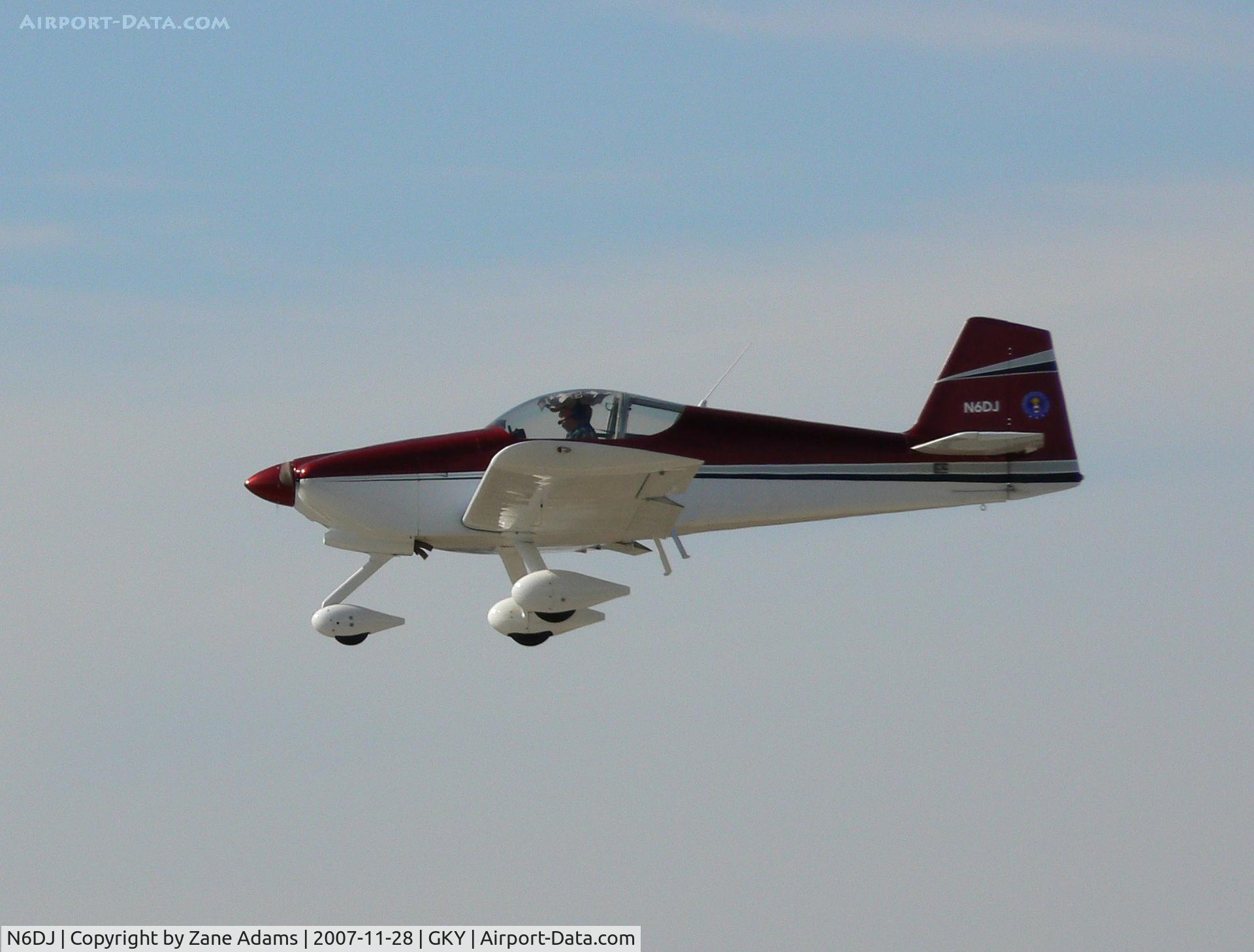 N6DJ, 2002 Vans RV-6A C/N 24330, Landing at Arlington Municipal - Great looking Vans!