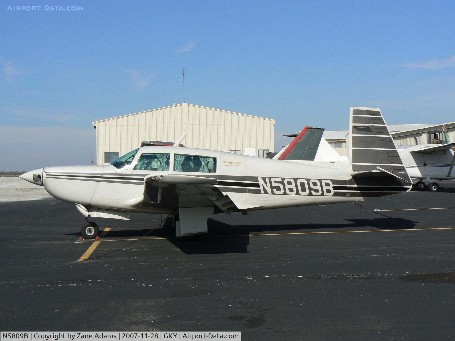 N5809B, 1985 Mooney M20K C/N 25-0874, At Arlington Municipal