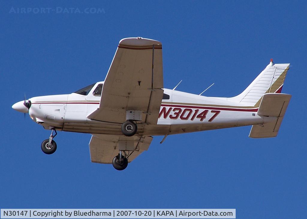 N30147, 1978 Piper PA-28-181 C/N 28-7990085, Approach to 17L