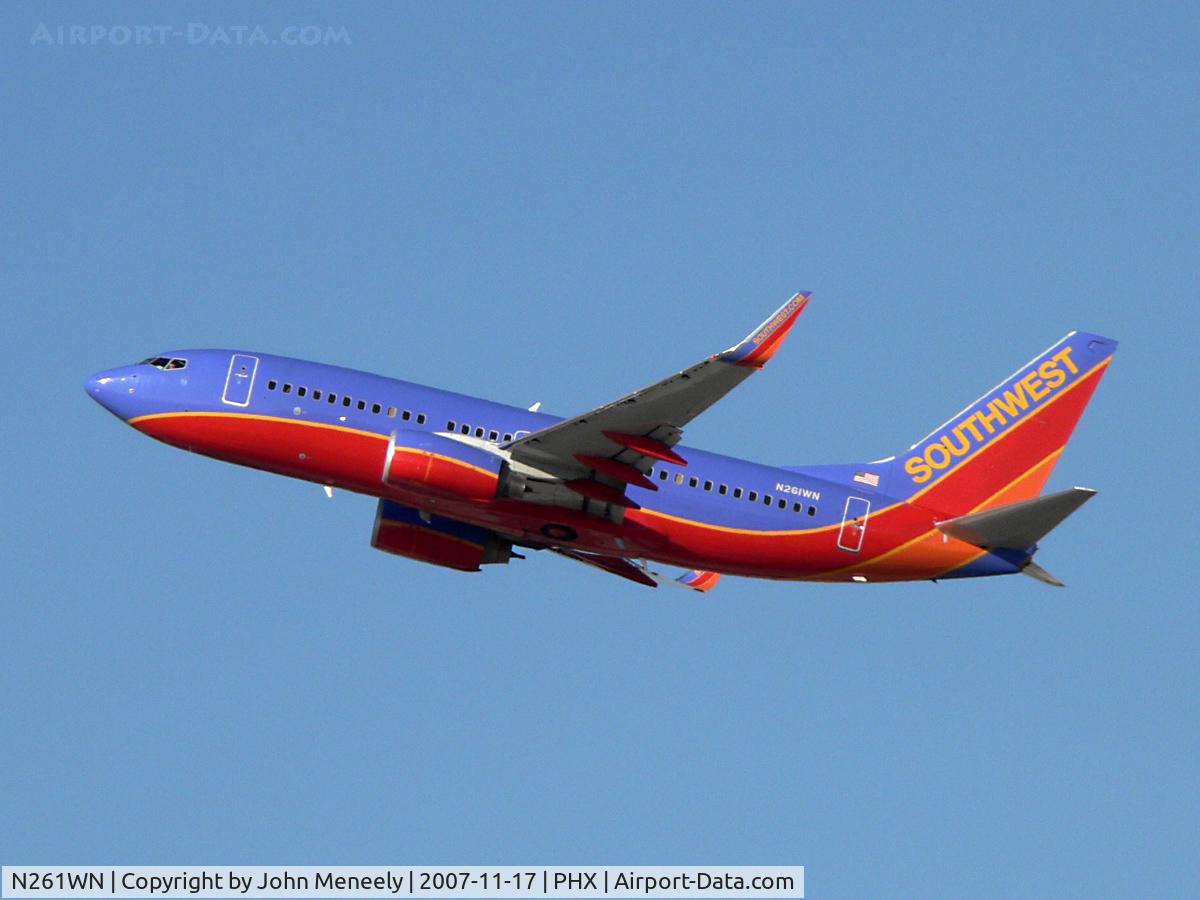 N261WN, 2006 Boeing 737-7H4 C/N 32517, Afternoon departure