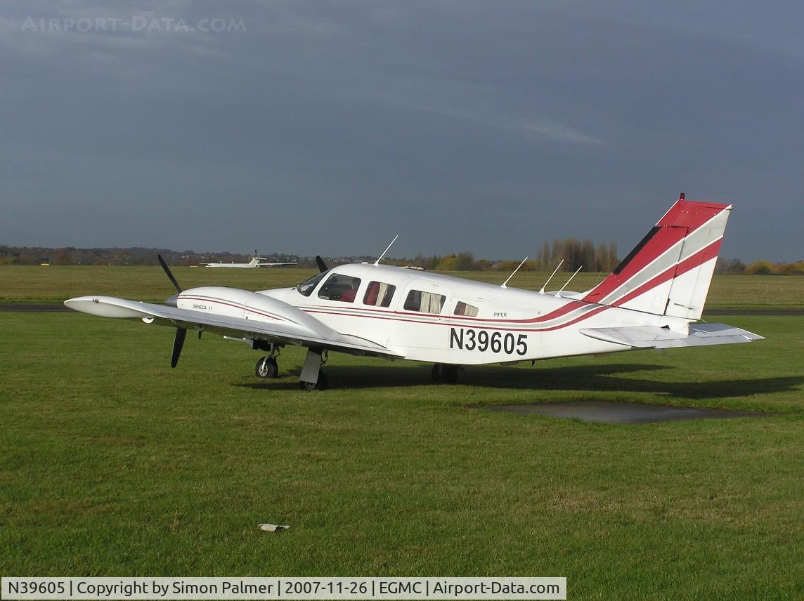 N39605, 1978 Piper PA-34-200T Seneca II C/N 34-7870397, PA-34 Seneca at Southend