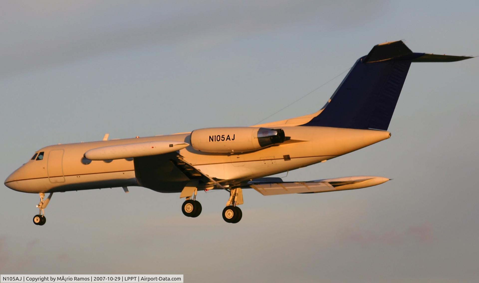 N105AJ, 1977 Gulfstream Aerospace G-1159A Gulfstream III C/N 201, Landing in Lisbon