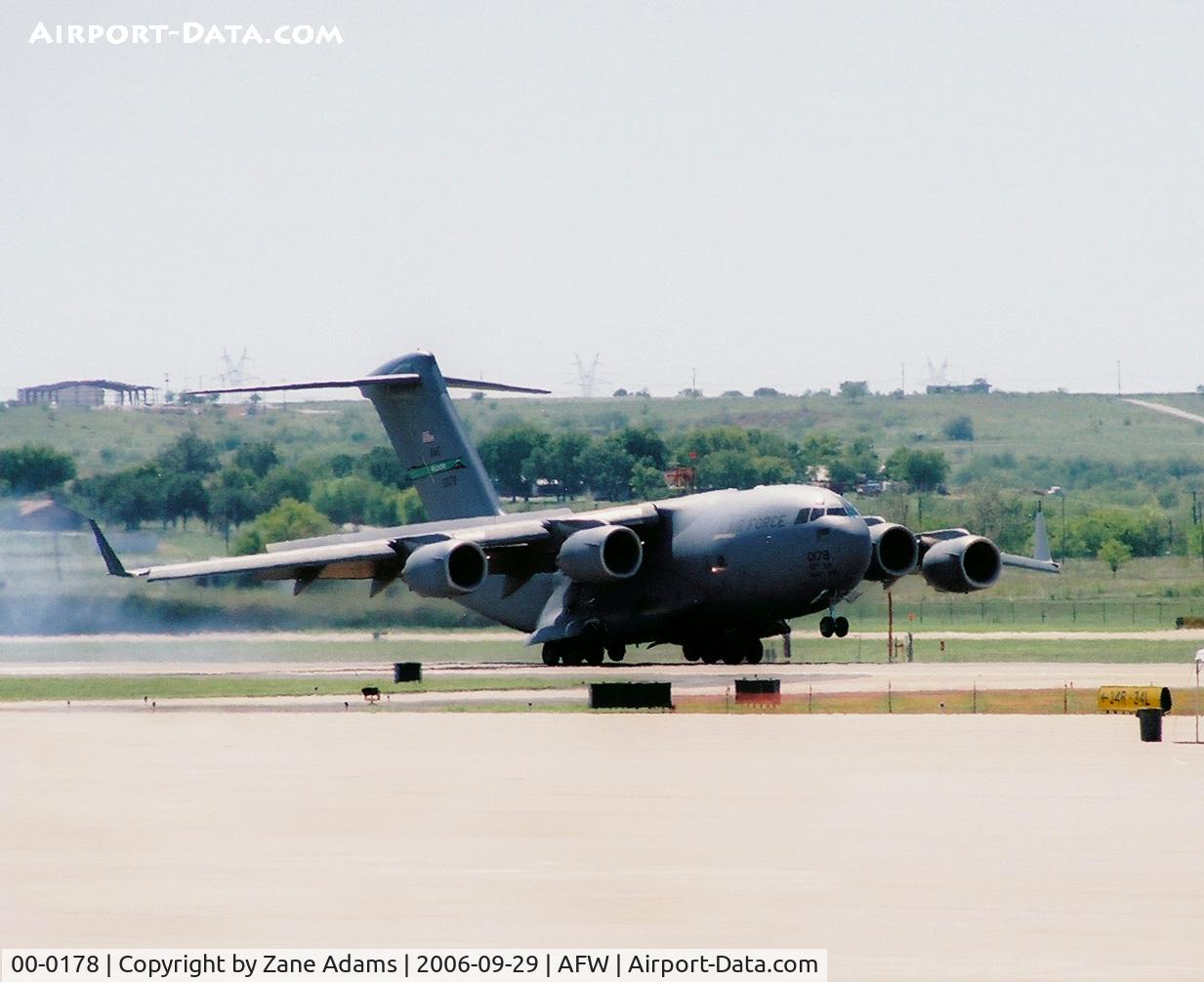 00-0178, 2000 Boeing C-17A Globemaster III C/N 50086/F085/P78, Arrival of the Thunderbirds ground crew at Alliance Airshow 2006