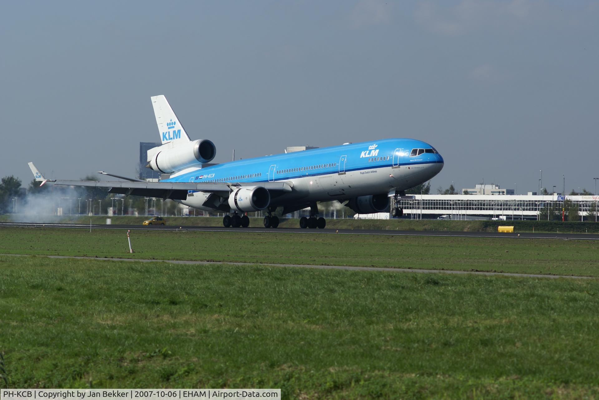PH-KCB, 1994 McDonnell Douglas MD-11 C/N 48556, Just after touchdown