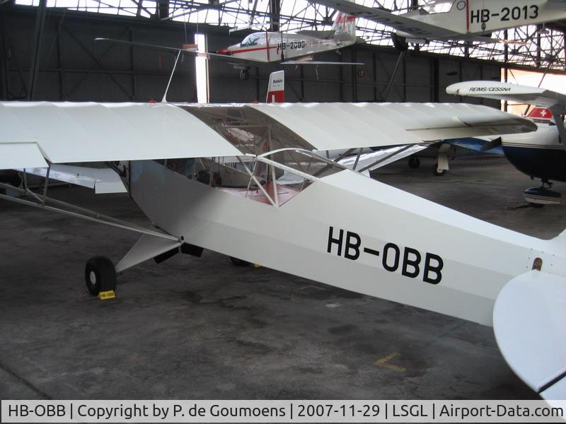 HB-OBB, 1942 Piper J-3C-65 Cub C/N 9777, In the hangar of Lausanne