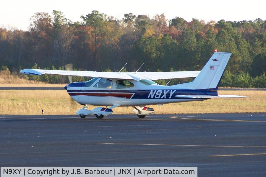 N9XY, 1968 Cessna 177A Cardinal C/N 17701187, Departing
