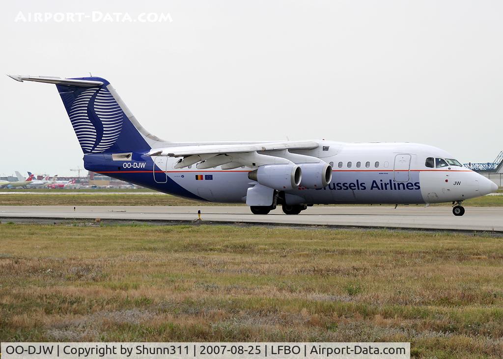 OO-DJW, 1996 British Aerospace Avro 146-RJ85 C/N E.2296, Line up rwy 14L for departure