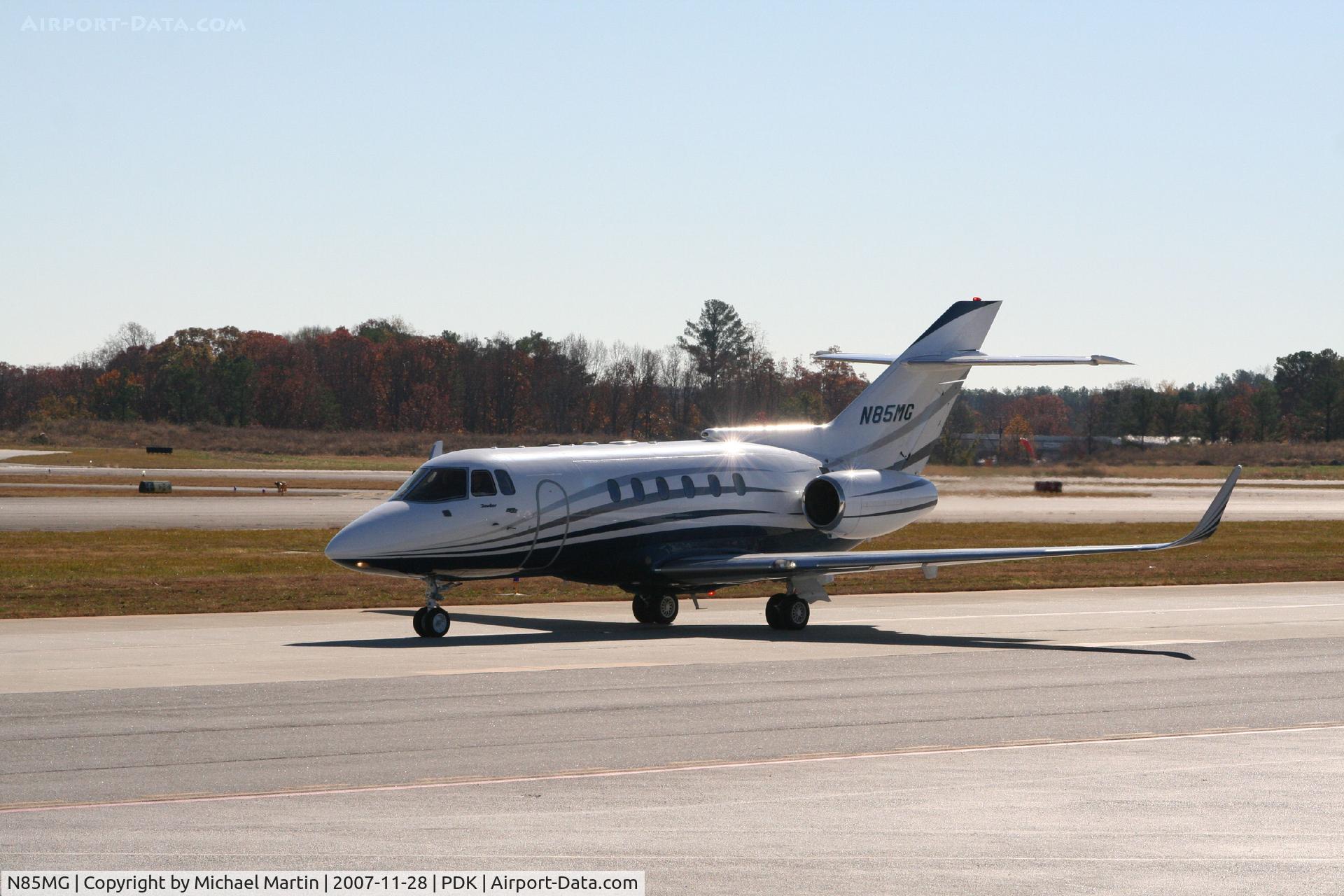 N85MG, 1985 British Aerospace BAe.125 Series 800A C/N 258035, Taxing to Epps Air Service