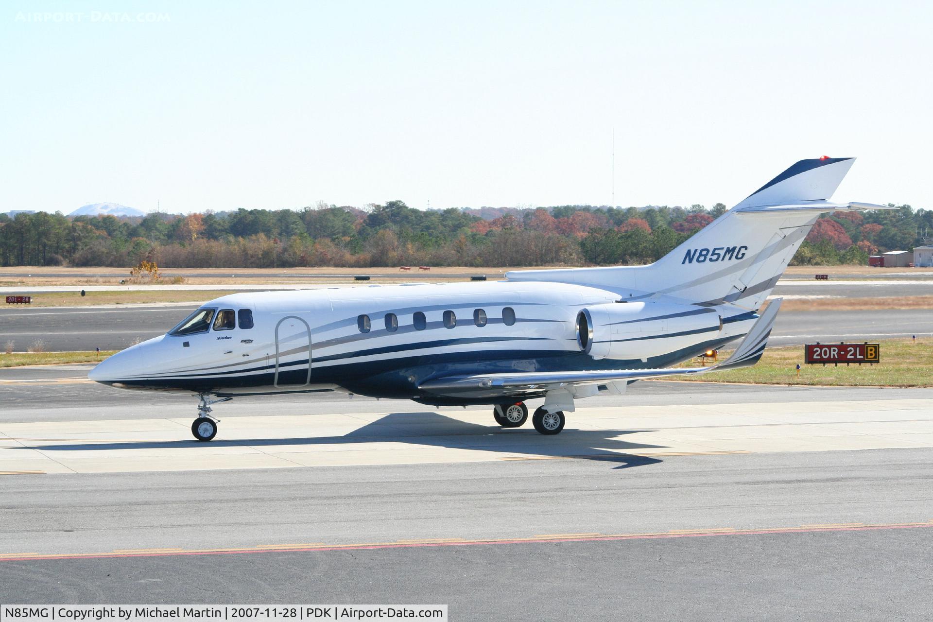 N85MG, 1985 British Aerospace BAe.125 Series 800A C/N 258035, Taxing to Epps Air Service