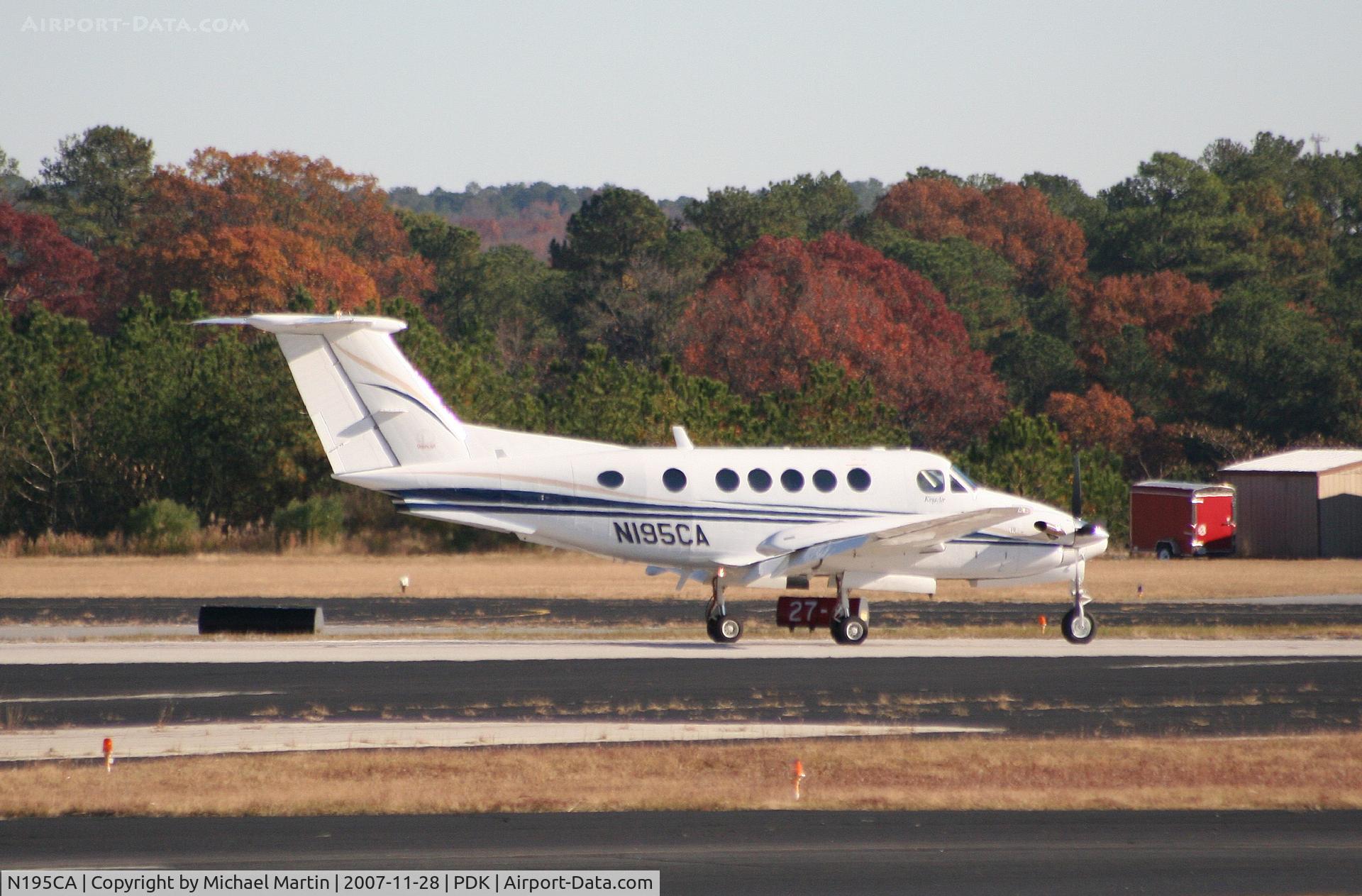 N195CA, 1994 Beech B200 King Air C/N BB-1488, Landing Runway 20L