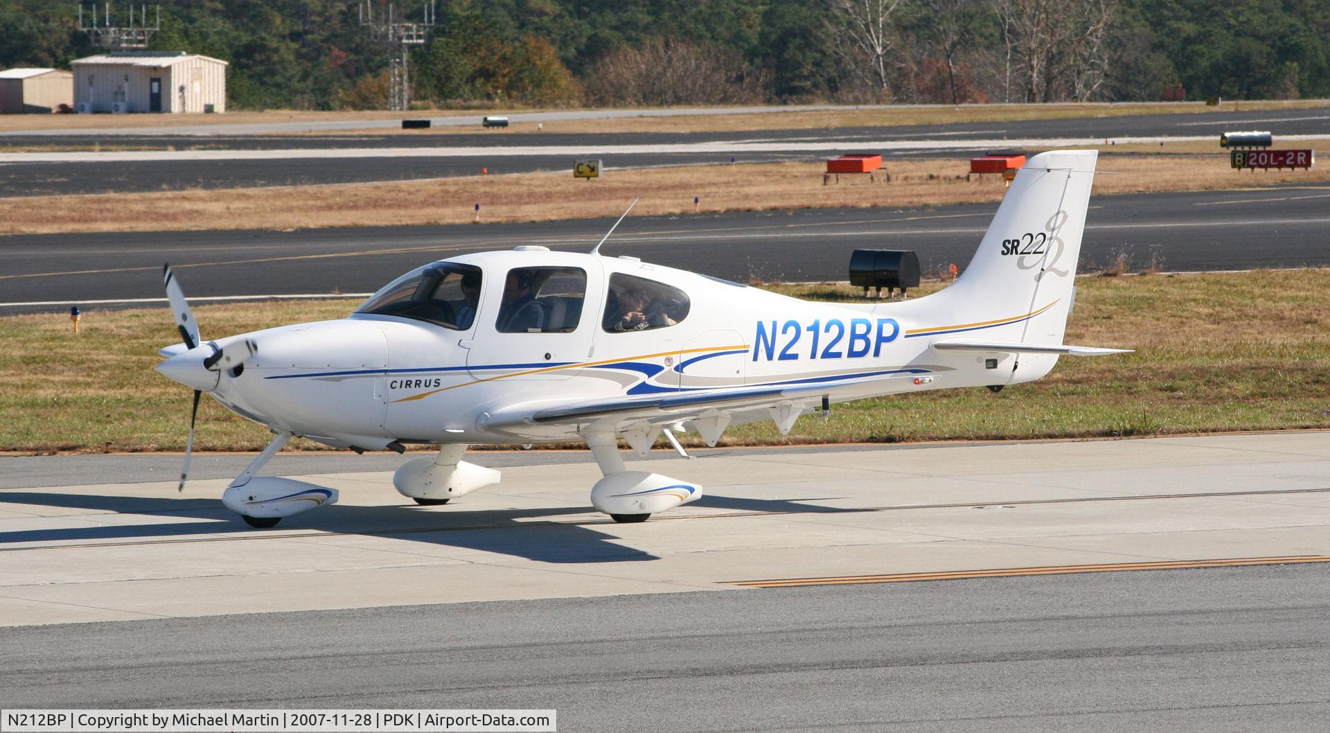N212BP, 2004 Cirrus SR22 G2 C/N 0860, Taxing to Epps Air Service