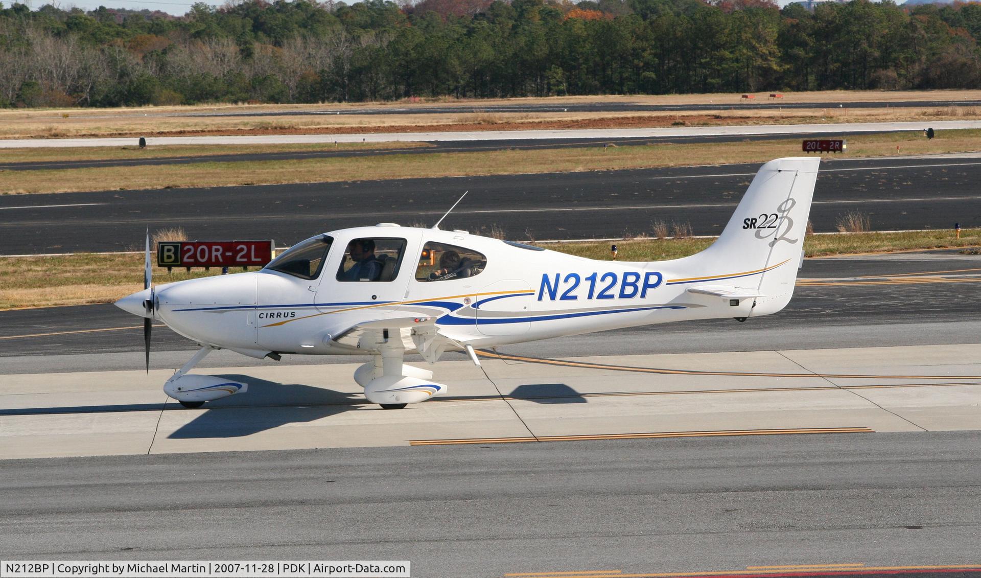 N212BP, 2004 Cirrus SR22 G2 C/N 0860, Taxing to Epps Air Service