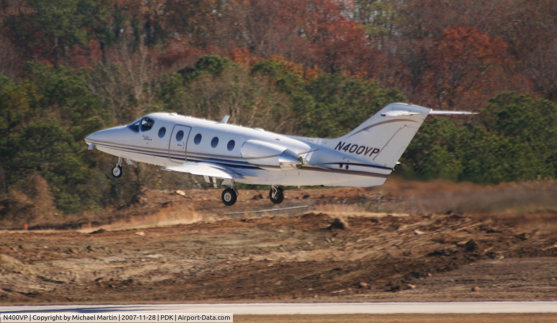 N400VP, 1996 Beech 400A Beechjet C/N RK-110, Departing PDK enroute to RDU