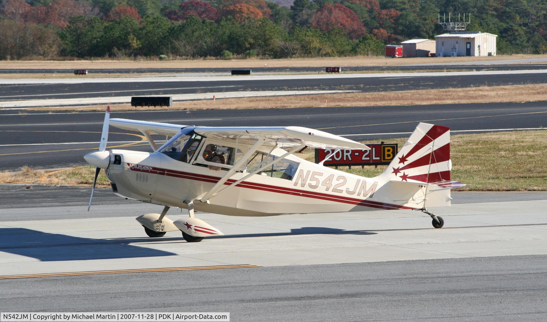 N542JM, 2004 American Champion 8KCAB Super Decathlon C/N 941-2003, Taxing to Epps Air Service