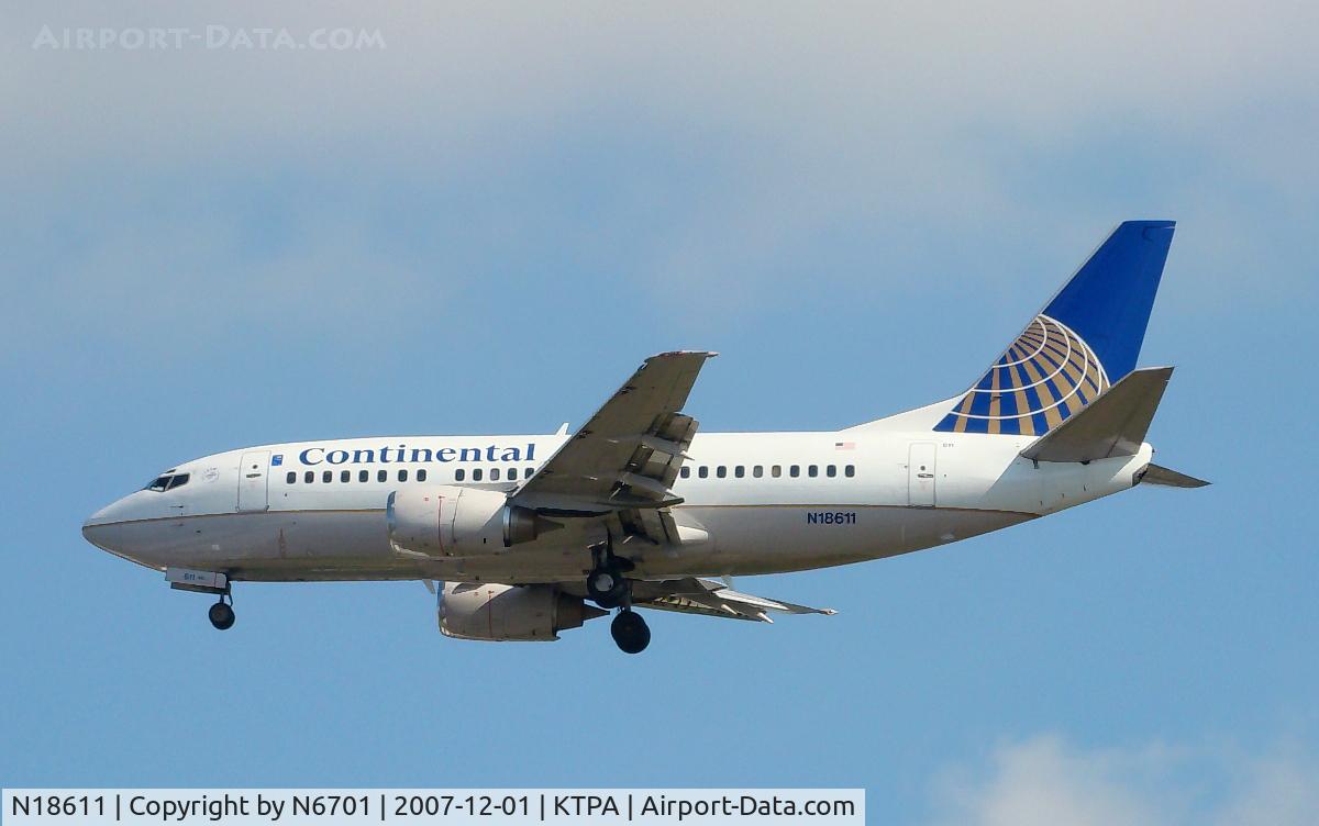 N18611, 1994 Boeing 737-524 C/N 27324, Landing 36L