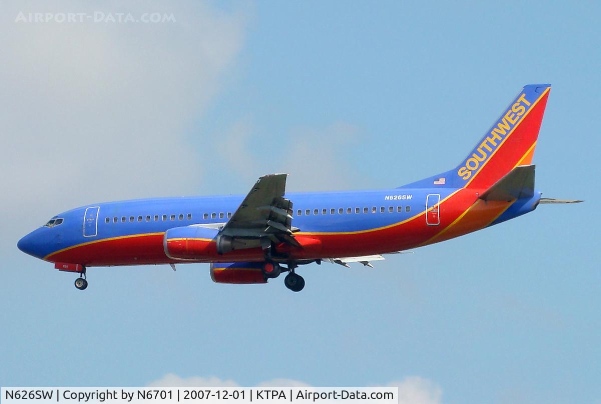 N626SW, 1996 Boeing 737-3H4 C/N 27702, 36L