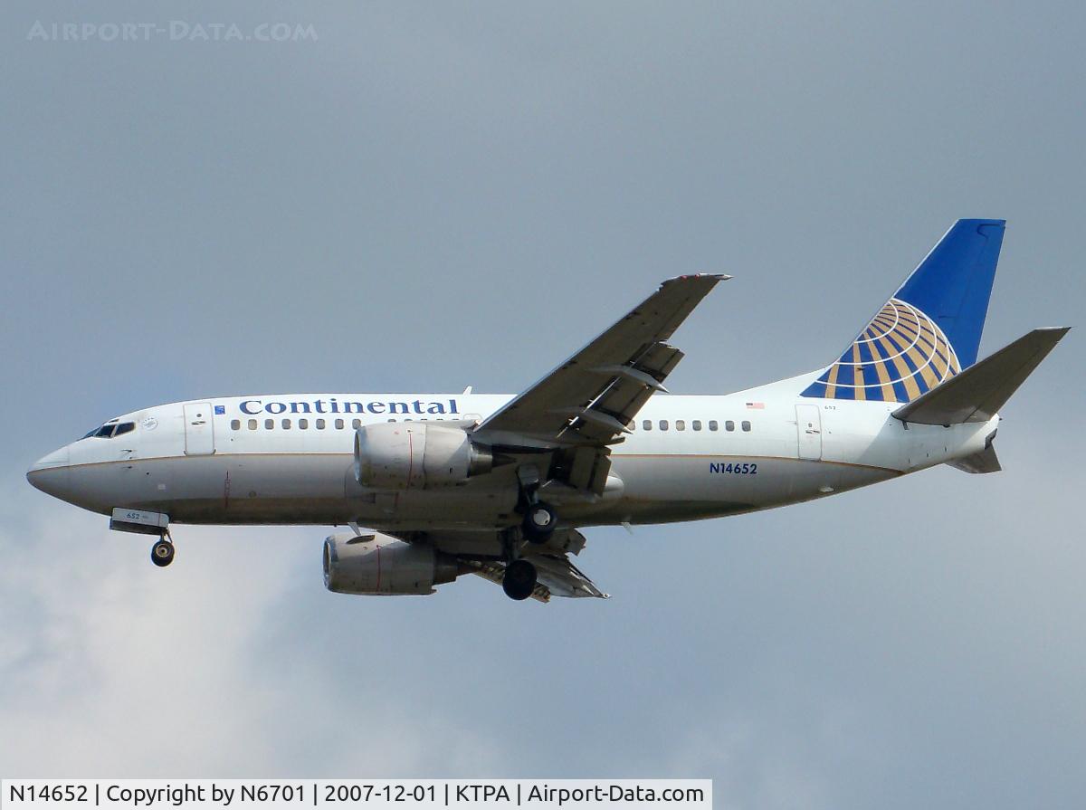 N14652, 1998 Boeing 737-524 C/N 28913, 36L