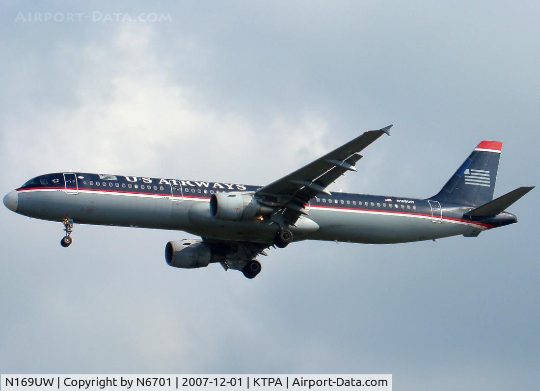 N169UW, 2001 Airbus A321-211 C/N 1455, 36L