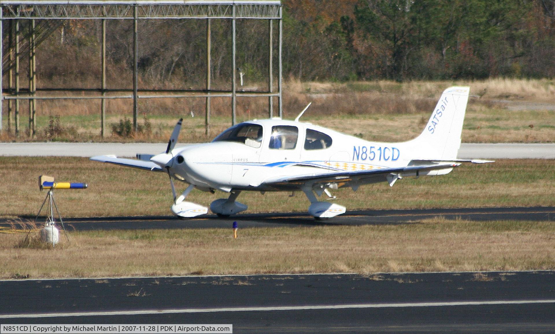 N851CD, 2005 Cirrus SR22 C/N 1493, SkyCab25 taxing to Epps Air Service