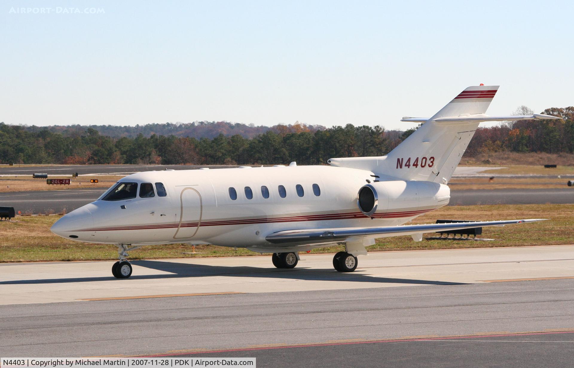 N4403, 2000 Raytheon Hawker 800XP C/N 258480, Taxing to Epps Air Service