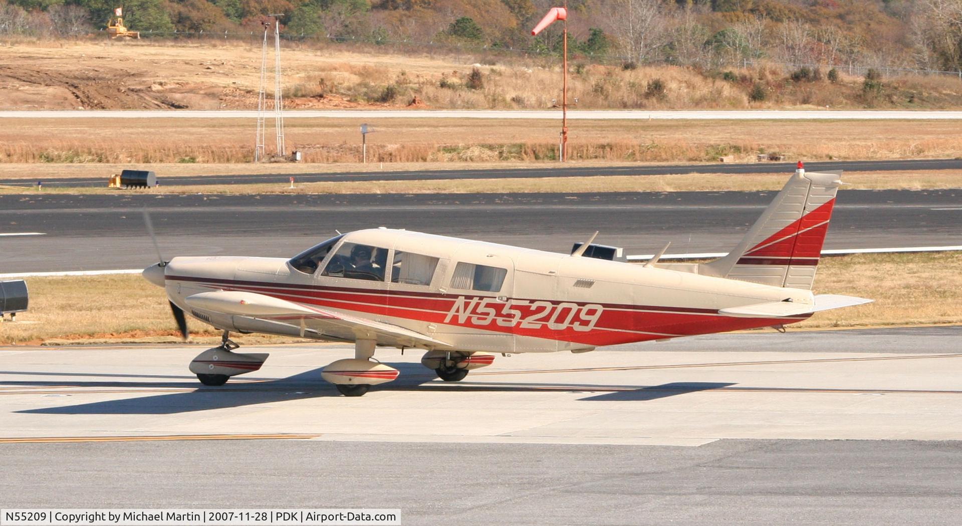 N55209, 1973 Piper PA-32-300 Cherokee Six C/N 32-7340105, Taxing to Epps Air Service